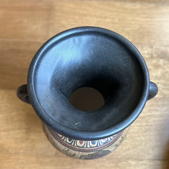 Black/tan hand made Greek ceramic vase. - Picture 3 of 11